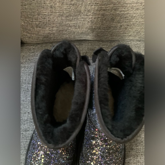 Classic mini bow cosmos Ugg - Picture 4 of 4